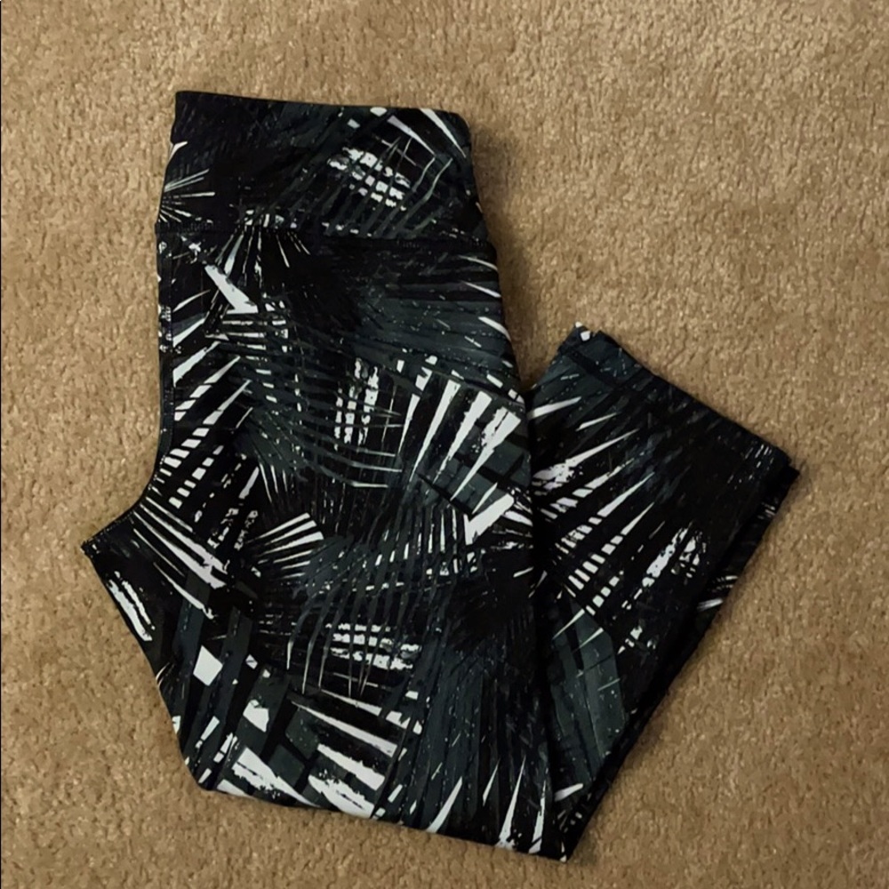 Crop Leggings NWOT